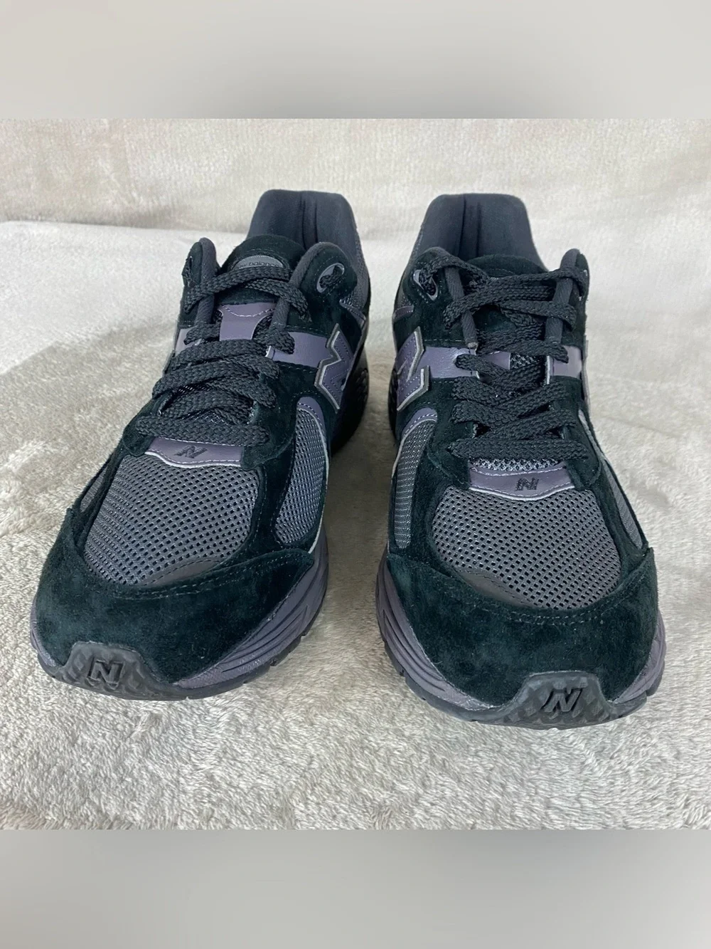 New Balance 2002R Shoes Mens Size 11 Black Gray Suede Running Sneakers NEW